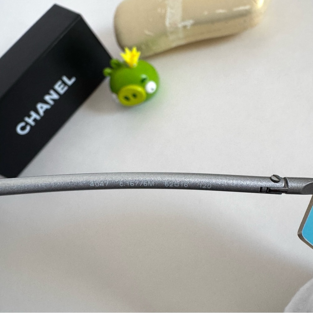 Chanel Multicolor Rimless Sunglasses - Picture 5 of 11